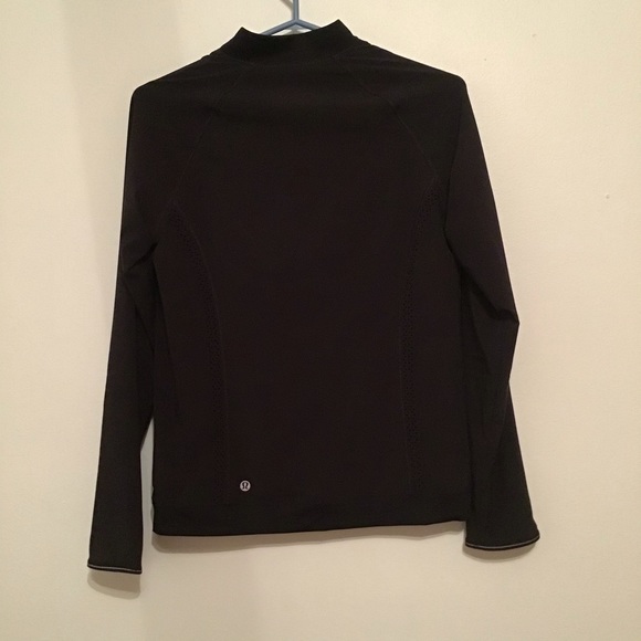 NWOT Lululemon Black Hit It Jacket - Picture 5 of 6
